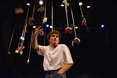 GENÇ W.'NİN YENİ ACILARI